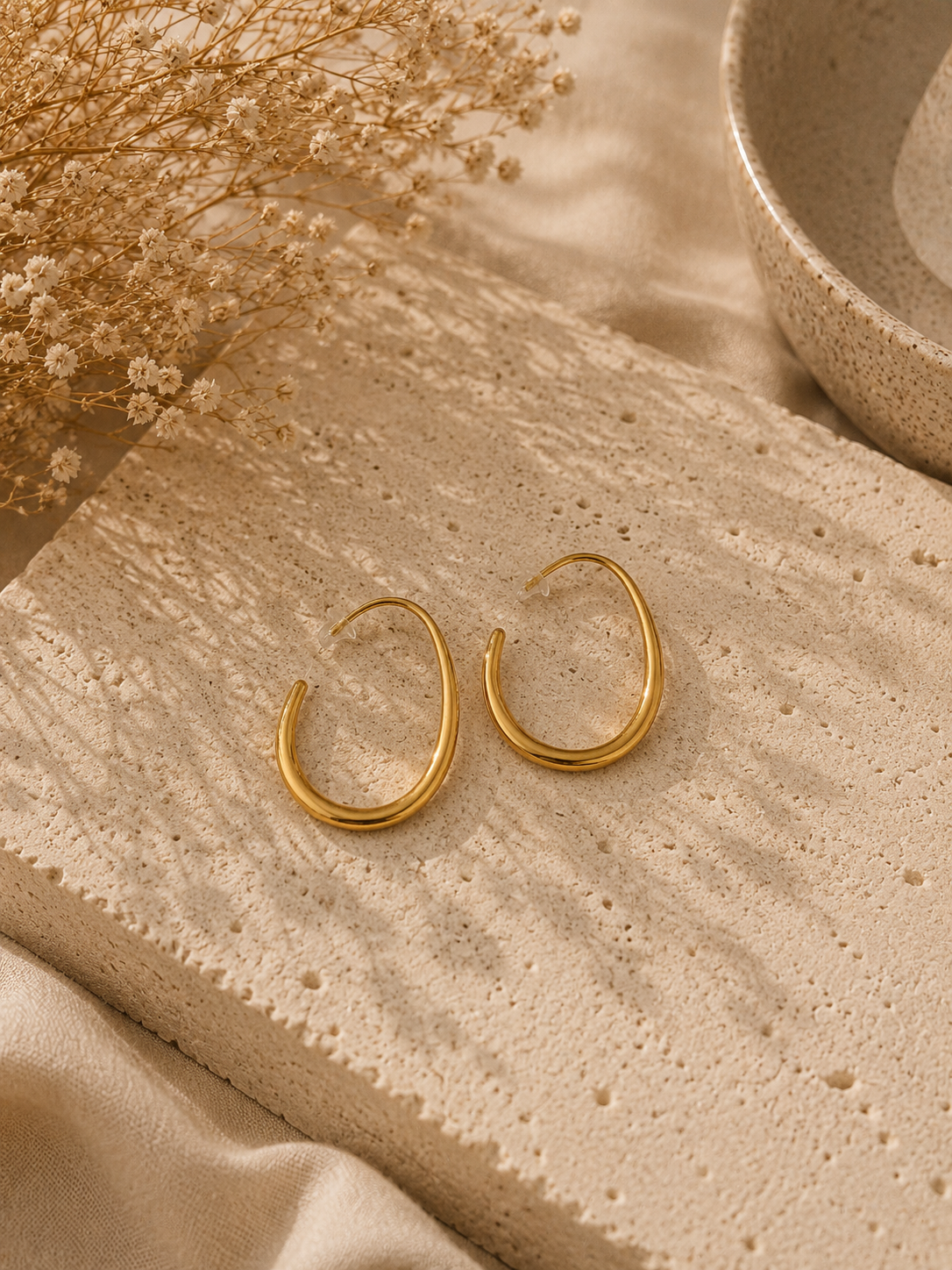 Cyril Minimalist Open Hoop Earrings